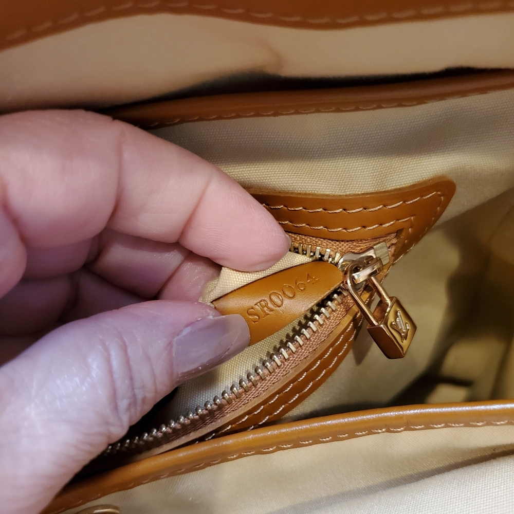 Louis vuitton Lucille mini gm Bag - Picture 6 of 16